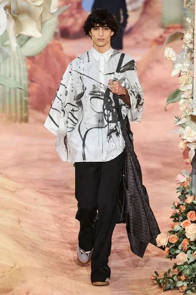 Look 5
